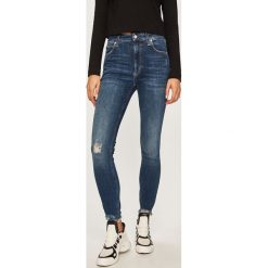 Calvin Klein Jeans - Jeansy. Niebieskie jeansy damskie Calvin Klein Jeans, z podwyższonym stanem. W wyprzedaży za 379,90 zł.