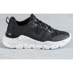 Kylie czarne Klasyczne Obuwie Sportowe. Czarne buty sportowe damskie KYLIE, bez wzorów, z materiału, klasyczne. W wyprzedaży za 139,00 zł.