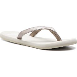 Japonki adidas - Eezay Flip Flop F35034 Plamet/Ftwwht/Rawwht. Szare klapki damskie marki Adidas, bez wzorów, ze skóry ekologicznej, bez obcasa. Za 79,95 zł.