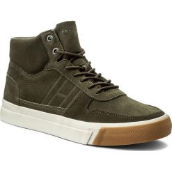 Sneakersy TOMMY HILFIGER - Dino 2N FM0FM01444 Olive Night 010. Zielone sneakersy męskie TOMMY HILFIGER, na co dzień, bez wzorów, z zamszu, bez zapięcia. W wyprzedaży za 319,00 zł.
