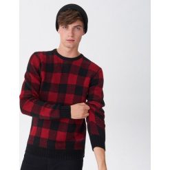 Sweter w kratę - Bordowy. Czerwone swetry męskie House, s, bez wzorów, bez kołnierzyka, bez kaptura. Za 99,99 zł.
