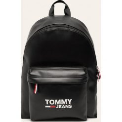 Tommy Jeans - Plecak. Czarne plecaki męskie Tommy Jeans, bez wzorów, z jeansu. W wyprzedaży za 299,90 zł.