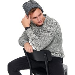 Czapka męska. Szare czapki męskie na zimę, z dzianiny, klasyczne. W wyprzedaży za 24,99 zł.