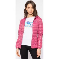 Kurtka puchowa EA7 Emporio Armani 8NTB14 TN12Z 1499. Różowe kurtki damskie EA7 Emporio Armani, s, bez wzorów, z puchu, bez kaptura. W wyprzedaży za 449,00 zł.