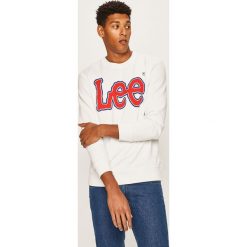 Lee - Bluza. Białe bluzy męskie Lee, xl, z nadrukiem, z bawełny, z okrągłym kołnierzem, bez rękawów, bez kaptura. W wyprzedaży za 149,90 zł.