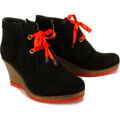 LANQIER 41C829 black, botki damskie. Czarne koturny damskie Lanqier, ze skóry, bez obcasa, na koturnie, na zamek. Za 289,90 zł.