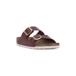 Klapki Birkenstock ARIZONA BORDO. Czerwone klapki damskie marki Birkenstock, bez wzorów. Za 357,14 zł.