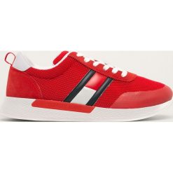 Tommy Jeans - Buty. Czerwone sneakersy męskie Tommy Jeans, z okrągłym noskiem, bez zapięcia. W wyprzedaży za 319,90 zł.