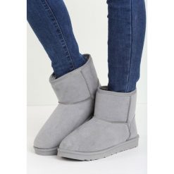 Szare Śniegowce Simply Black. Czarne buty zimowe damskie Born2be. Za 69,99 zł.