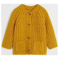 Mango Kids - Kardigan dziecięcy Tosti 80-104 cm. Żółte swetry dziewczęce z poliesteru, krótkie. W wyprzedaży za 49,90 zł.