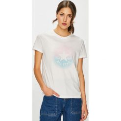 Converse - Top. Białe topy damskie marki Converse, s, z nadrukiem, z bawełny, z okrągłym kołnierzem. W wyprzedaży za 79,90 zł.