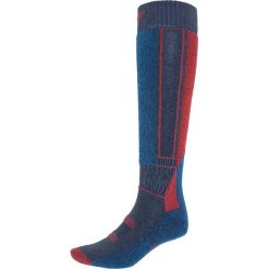 Skarpety narciarskie męskie SOMN002z - denim melanż. Czerwone skarpetki męskie 4f, bez wzorów, z poliesteru. W wyprzedaży za 34,99 zł.