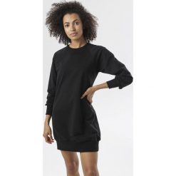 Czarna Sukienka Callirei. Czarne sukienki damskie Born2be, xl, bez wzorów, z dzianiny, bez kołnierzyka, bez rękawów. W wyprzedaży za 59,99 zł.