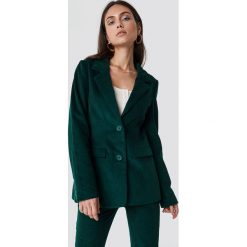 Dilara x NA-KD Sztruksowa marynarka - Green. Zielone marynarki i żakiety damskie Dilara x NA-KD, ze sztruksu. Za 242,95 zł.