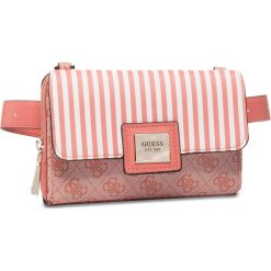 Saszetka nerka GUESS - Candace (ST) Mini HWST76 68800 COR. Różowe nerki damskie Guess, z aplikacjami, ze skóry ekologicznej, młodzieżowe, bez dodatków. W wyprzedaży za 319,00 zł.