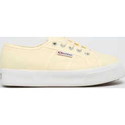 Superga - Tenisówki. Żółte trampki i tenisówki damskie Superga, bez wzorów, z materiału, bez zapięcia. W wyprzedaży za 149,90 zł.