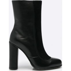Gino Rossi - Botki. Czarne buty zimowe damskie Gino Rossi, z materiału, na obcasie. W wyprzedaży za 299,90 zł.
