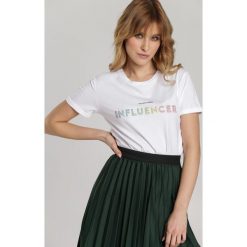 Biały T-shirt Coraerien. Białe bluzki damskie Renee, s, z napisami, z jeansu, klasyczne, z okrągłym kołnierzem. Za 49,99 zł.