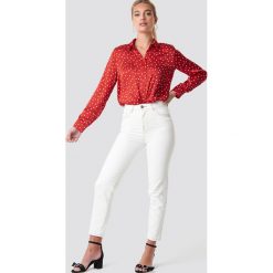 MANGO Jeansy mom - White. Białe jeansy mom damskie marki Mango, z jeansu, z podwyższonym stanem. Za 141,95 zł.
