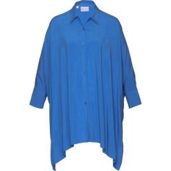 Bluzka "oversize" bonprix lodowy niebieski. Niebieskie bluzki damskie bonprix, bez wzorów, bez kołnierzyka, z krótkim rękawem. Za 89,99 zł.