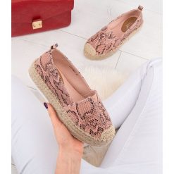 Espadryle damskie Bestelle L177 Różowe. Różowe espadryle damskie Bestelle, bez wzorów, ze skóry, bez obcasa. Za 99,00 zł.