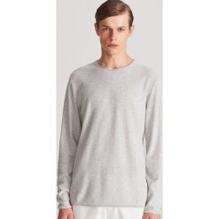Bawełniany sweter - Jasny szary. Szare swetry męskie Reserved, s, bez wzorów, z bawełny, bez kołnierzyka, bez kaptura. Za 79,99 zł.