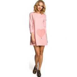 LENA Mini sukienka – tunika z kieszenią w kształcie serca - różowa. Różowe sukienki damskie Moe, s, bez wzorów, z elastanu, bez kołnierzyka, bez rękawów, mini. Za 99,00 zł.