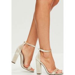 Missguided - Sandały. Szare sandały damskie na słupku marki Missguided, z materiału. W wyprzedaży za 89,90 zł.
