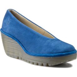 Półbuty FLY LONDON - Yaz P500025191 Blue. Niebieskie półbuty damskie Fly London, na co dzień, bez wzorów, ze skóry, bez obcasa, na koturnie, bez zapięcia. Za 379,00 zł.