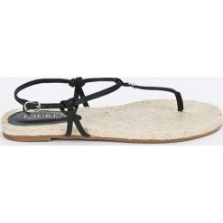 Lauren Ralph Lauren - Sandały Makayla. Czarne klapki damskie Lauren Ralph Lauren, bez wzorów, ze skóry, bez obcasa, na płaskiej podeszwie. W wyprzedaży za 219,90 zł.