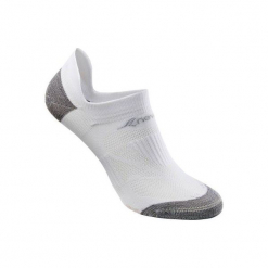 Skarpety do marszu sportowego SK 500 Fresh białe. Białe skarpetki męskie marki NEWFEEL, z elastanu. Za 14,99 zł.