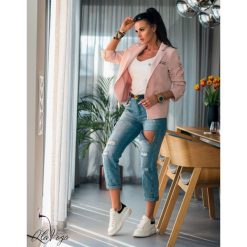 Marynarka ,, VOGUE" róż. Różowe marynarki damskie Divino style, s, z napisami, z poliesteru. W wyprzedaży za 109,00 zł.