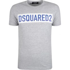 Dsquared2 T-shirt "Chic Dan". T-shirty męskie Dsquared2, z aplikacjami, z tkaniny, z okrągłym kołnierzem. Za 599,00 zł.