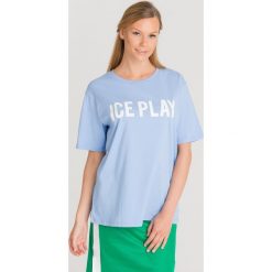 T-SHIRT ICE PLAY. Niebieskie t-shirty damskie Ice Play, s, z nadrukiem, z bawełny, z okrągłym kołnierzem. Za 114,50 zł.