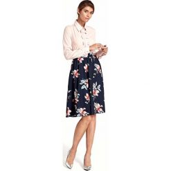 Granatowa Stylowa Rozkloszowana Spódnica w Kwiaty. Niebieskie spódniczki damskie Molly.pl, do pracy, na zimę, s, w kwiaty, eleganckie, długie, rozkloszowane. Za 119,90 zł.