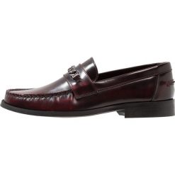 Walk London STELLAR Półbuty wsuwane burgundy. Czerwone półbuty męskie marki Walk London, ze skóry ekologicznej. Za 509,00 zł.