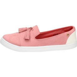 SLIP ON Różowe buty damskie BALADA B794-20. Różowe trampki i tenisówki damskie balada, bez wzorów, bez zapięcia. W wyprzedaży za 40,00 zł.
