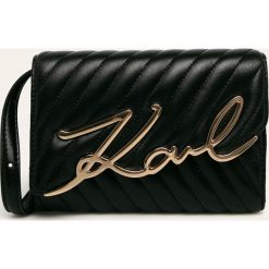 Karl Lagerfeld - Nerka skórzana. Czarne nerki damskie KARL LAGERFELD, w paski, ze skóry, małe, pikowane, z aplikacjami. Za 1349,00 zł.