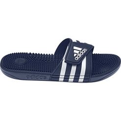 KLAPKI ADISSAGE. Białe kapcie męskie Adidas, bez wzorów, z gumy. Za 99,99 zł.