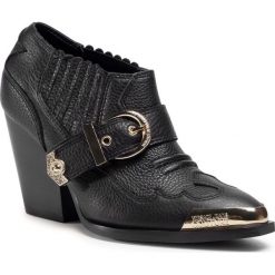 Półbuty VERSACE JEANS COUTURE - E0VZAS11 71563 899. Czarne półbuty damskie Versace Jeans Couture, z aplikacjami, z jeansu, eleganckie, bez obcasa, na obcasie, bez zapięcia. Za 1699,00 zł.