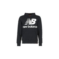 Bluzy New Balance GRAHIC SWEATER. Czarne bluzy męskie New Balance, s, bez wzorów, bez kołnierzyka, bez rękawów, bez kaptura. Za 247,20 zł.