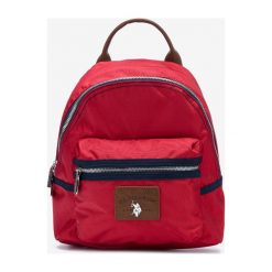 U.S. Polo Assn New Castle Plecak Czerwony. Czerwone plecaki damskie U.S. Polo Assn., w paski, z materiału. Za 378,95 zł.