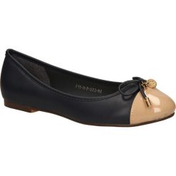 BALERINY VINCEZA R15-D-P-523-. Czarne baleriny damskie Vinceza, bez wzorów, bez obcasa. Za 29,99 zł.
