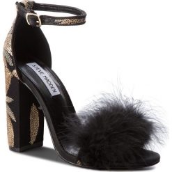 Sandały STEVE MADDEN - Carabu Sandal 91000898-09101-15030 Gold Sequins. Żółte klapki damskie marki Steve Madden, bez wzorów, ze skóry ekologicznej, bez obcasa, na obcasie. W wyprzedaży za 299,00 zł.