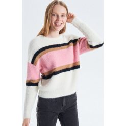 Sweter w pasy - Kremowy. Białe swetry damskie marki Cropp, s, bez wzorów, bez rękawów, bez kaptura. Za 69,99 zł.