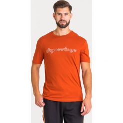 T-SHIRT Emporio Armani. Białe t-shirty męskie s, z nadrukiem, z okrągłym kołnierzem. Za 203,40 zł.