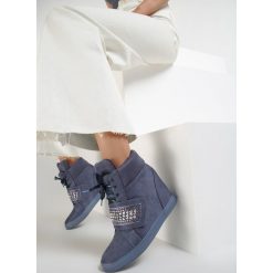 Niebieskie Sneakersy Want Me. Niebieskie sneakersy damskie Renee. W wyprzedaży za 79,99 zł.