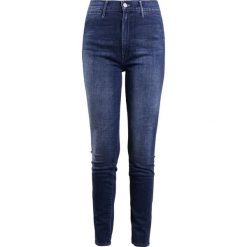 Mother SWOONER COIN POCKET Jeans Skinny Fit moonlust privateer. Niebieskie jeansy damskie relaxed fit marki Mother, z bawełny. W wyprzedaży za 1079,20 zł.