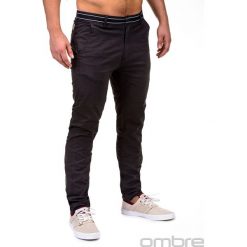 SPODNIE MĘSKIE CHINO P156 - CZARNE. Czarne chinosy męskie marki Ombre Clothing, z aplikacjami, z bawełny. Za 59,00 zł.