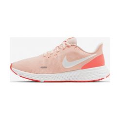 Nike Revolution 5 Tenisówki Różowy. Różowe trampki i tenisówki damskie Nike, bez wzorów, z materiału, bez zapięcia. Za 240,95 zł.